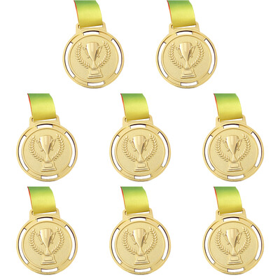 1–8 vnt. aukso sidabro bronzos apdovanojimo medalio laimėtojo apdovanojimas. Skatinkite ženklelį. Konkursai Prizai Lauko mokyklos reikmenys