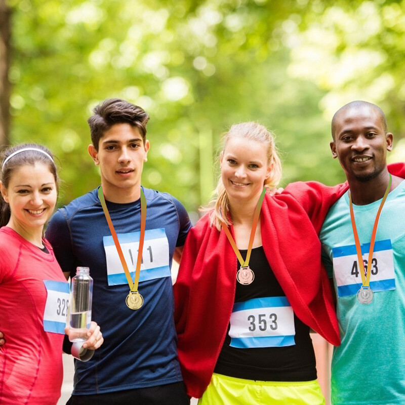 1–8 vnt. aukso sidabro bronzos apdovanojimo medalio laimėtojo apdovanojimas. Skatinkite ženklelį. Konkursai Prizai Lauko mokyklos reikmenys