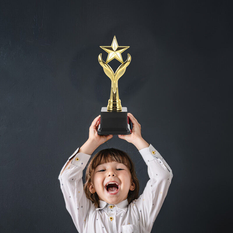 Student Zlatni pehar pehara Zlatni pehar pehara Dekoracija Trofeji Baseball Dekoracija Smiješno za odrasle Trbušnjaci Zvijezda Mini Dijete