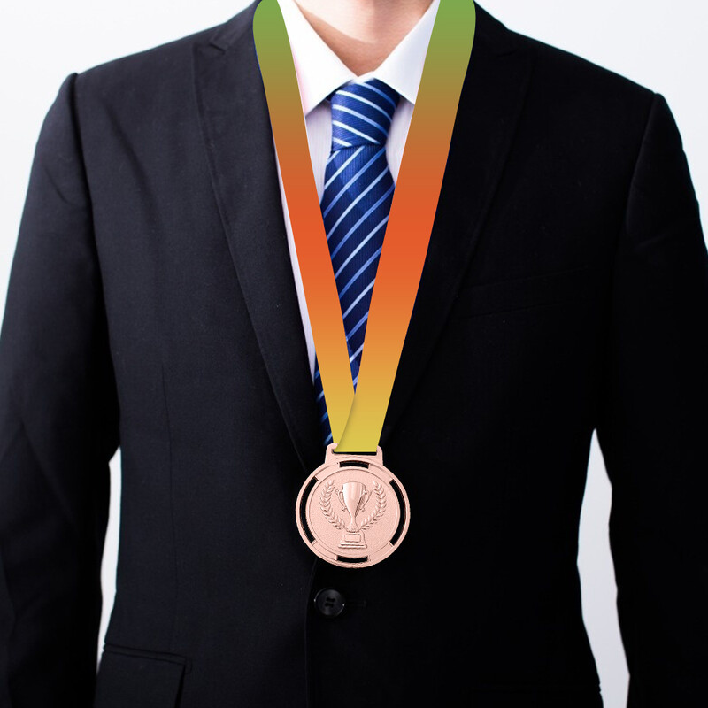 Fáklyaérem emléktárgy, cinkötvözetből készült sportverseny díja szalagszíjjal Győztes érmek Arany ezüst bronz érmek sportért