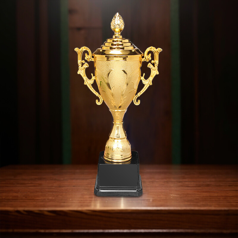 Auksinis plastikinis trofėjus Auksinis trofėjaus taurė 8,5 colio krepšinio futbolo trofėjus su dangteliu Nugalėtojų apdovanojimo trofėjus vaikams suaugusiems