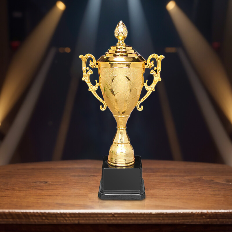 Auksinis plastikinis trofėjus Auksinis trofėjaus taurė 8,5 colio krepšinio futbolo trofėjus su dangteliu Nugalėtojų apdovanojimo trofėjus vaikams suaugusiems