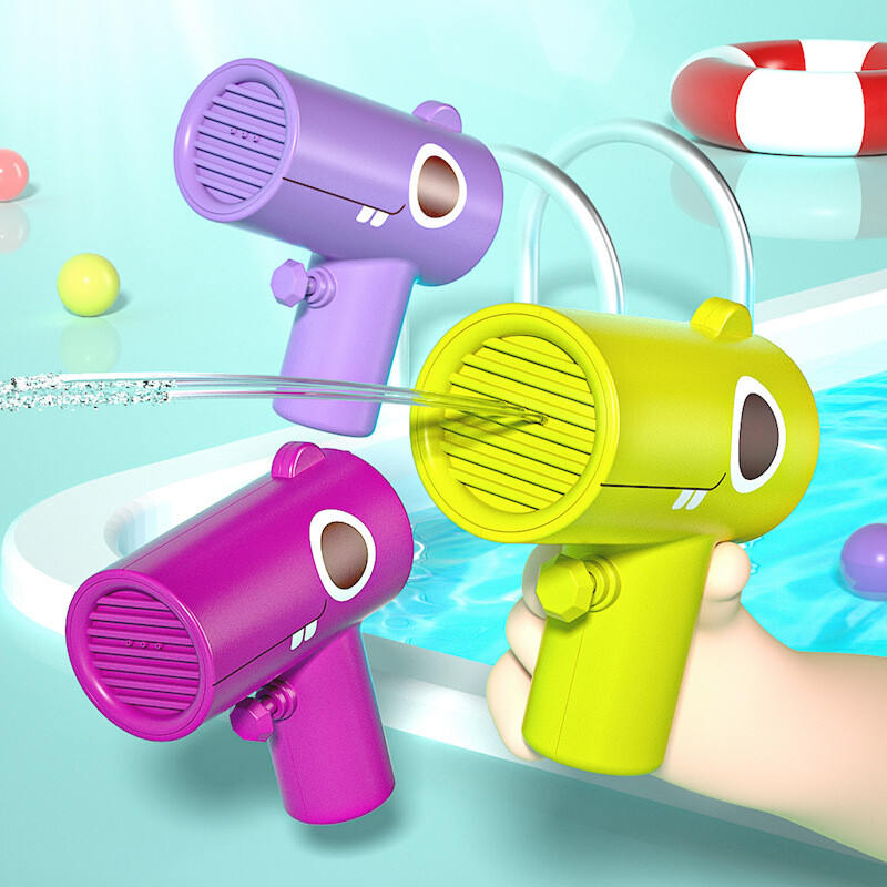 Vasaros baseinas, vandens mūšis, vandens pistoletas, žaislas dreifuojantis paplūdimyje, vanduo