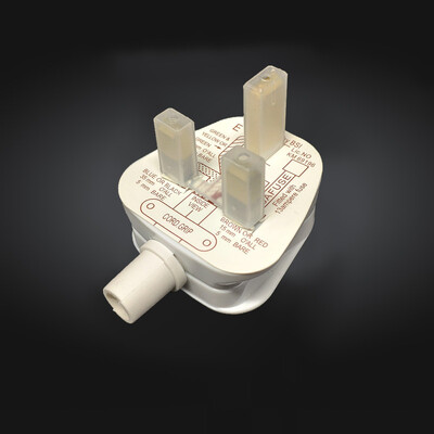 Balts/melns 3 kontaktu Apvienotās Karalistes elektrotīkla augšējais spraudnis 13A 13 AMP Ierīce Strāvas ligzda Drošinātāja adapteris Mājsaimniecība, 1 gab.