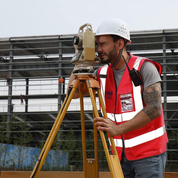 Κόκκινο γιλέκο εργασίας για άνδρες Γυναικεία Γιλέκα ασφαλείας υψηλής ορατότητας με αντανακλαστικές ρίγες Τα ρούχα εργασίας Hi Vis πληρούν τα πρότυπα ANSI/ISEA