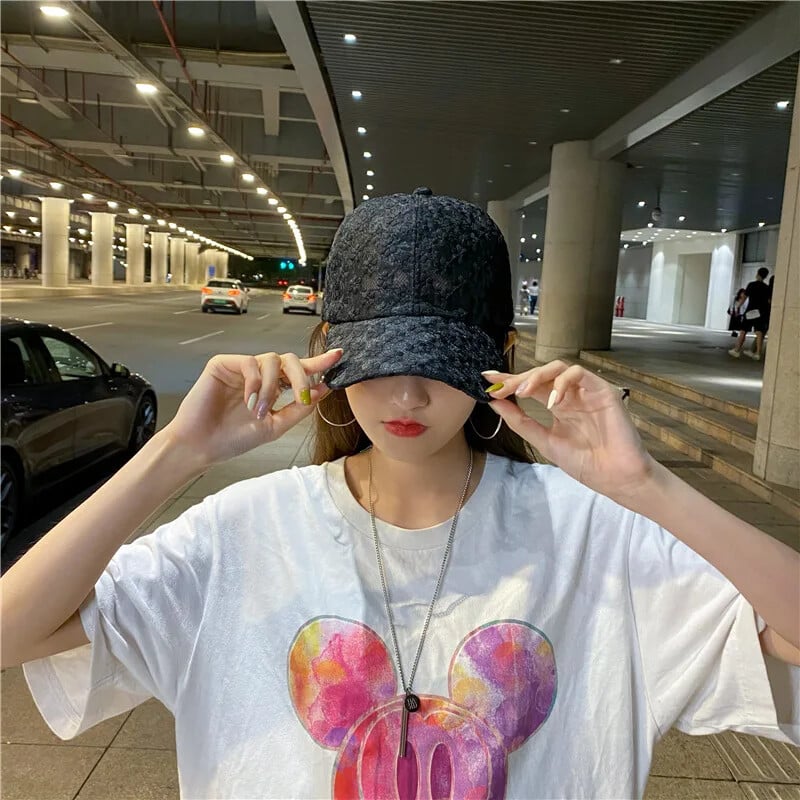 Nova crno-bijela ljetna ženska bejzbolska kapa s čipkastom kapom s prozračnom mrežastom kapom s povratnim naslonom Hip-hop modne ženske kape s podesivim podešavanjem