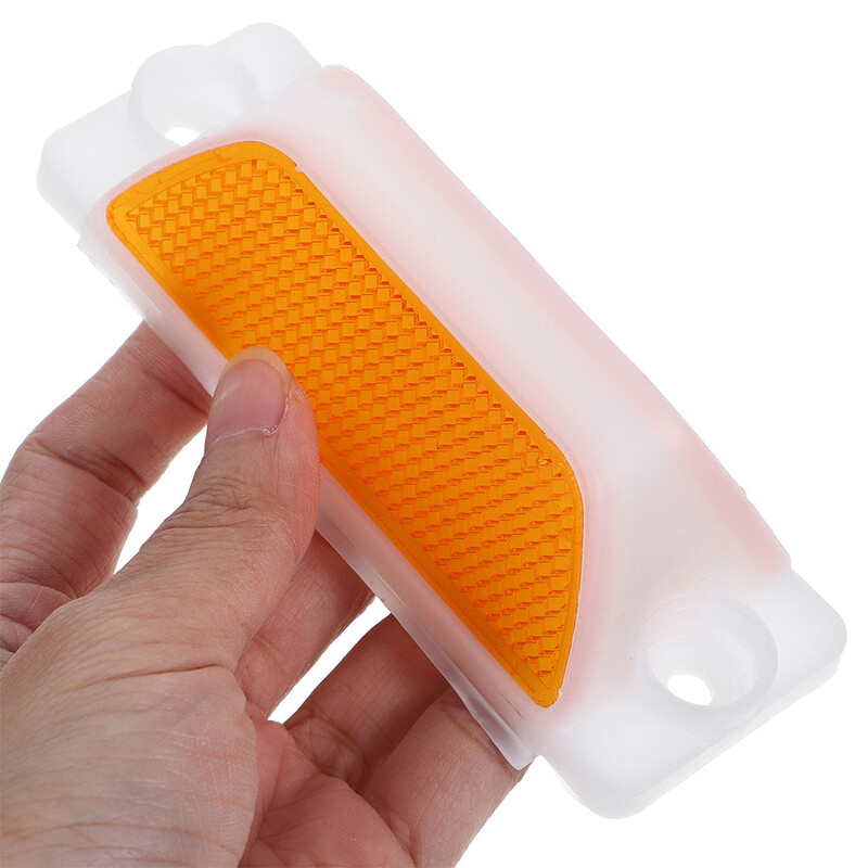 4 bucăți Semnele reflectorizante de delimitare reflectoare ale căii de acces Marcatoare rutiere trapezoidale Delimitatoare de balustradă pentru trotuar