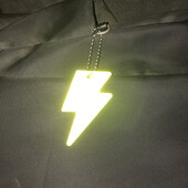 Трафик Рефлектор Безопасност Мигаща Светкавица Светлоотразителна висулка Болт Ключодържател Ключодържател За Спорт на открито през нощта Предупреждение за безопасност