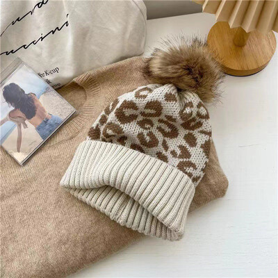 RICYGVM Print Leopard Beanies Moterims Žiemos Šiltos Vilnonės Megztos Skrybėlės Mados Moteriškos nertos Kapoto pliušinės rutulinės megztinės kepurės 모자