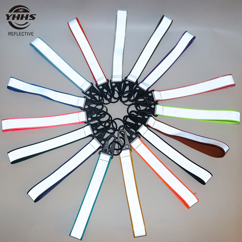 Hästi nähtavad võtmehoidjad, värvilised peegeldavad võtmehoidjad Jalgrattavarustus lastekoti jaoks Ohutusripats Aksessuaarid Ööjooks