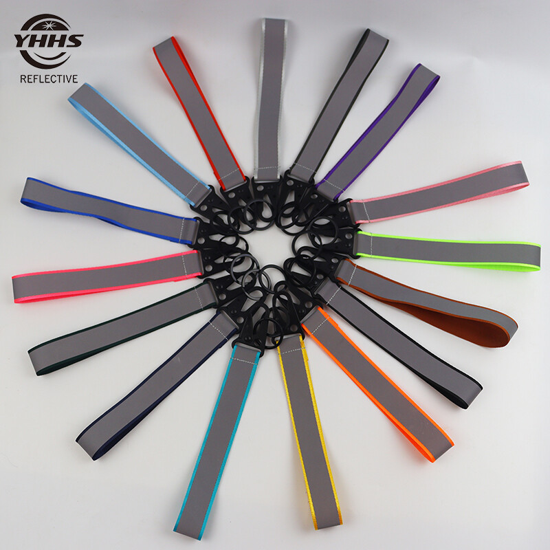 Hästi nähtavad võtmehoidjad, värvilised peegeldavad võtmehoidjad Jalgrattavarustus lastekoti jaoks Ohutusripats Aksessuaarid Ööjooks