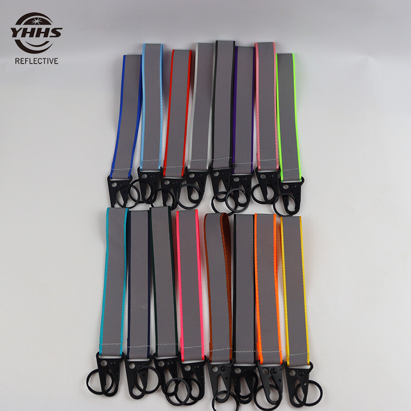 Hästi nähtavad võtmehoidjad, värvilised peegeldavad võtmehoidjad Jalgrattavarustus lastekoti jaoks Ohutusripats Aksessuaarid Ööjooks