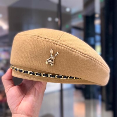 Édes menő fém lánc svájcisapka női brit retro csillagánizs kalap őszi és téli koreai változat divat bimbó festő kalapdagály