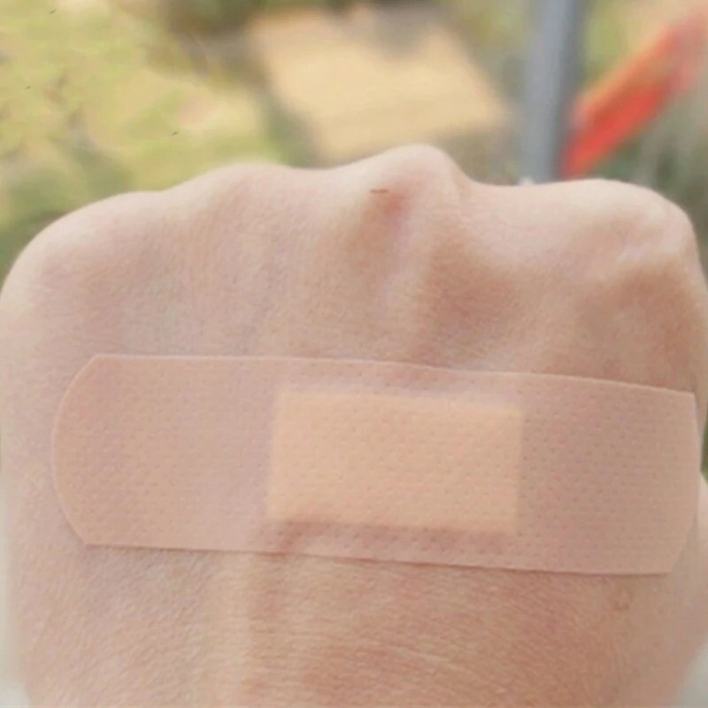 Kvėpuojanti juostinė pagalba vandeniui nepralaidus tvarstis Pirmosios pagalbos žaizdų tvarsčiai Medicininė juosta žaizdų gipso pagalbos rinkiniai Tvarsčiai