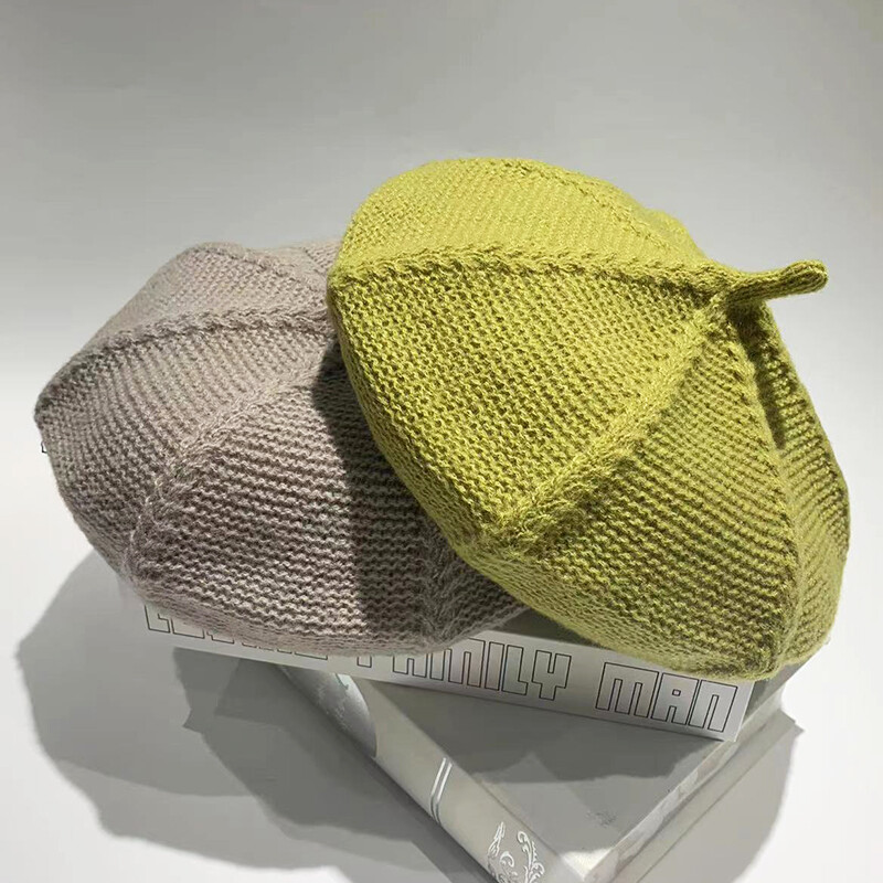 Γυναικείο μονόχρωμο πλεκτό καπέλο μπερέ 2024 Φθινόπωρο Χειμώνας Κορεάτικο Δημοφιλές ρετρό χρώμα καραμέλας Μαλακό ζεστό καπέλο ζωγραφικής Απλό Βρετανικό