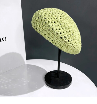 Moteriška rankų darbo nerta berečių kepurė Vienspalvė tuščiavidurė, miela gėlių pynimo moteriška laisvalaikio vintažinė apleista tapytojo kepurė