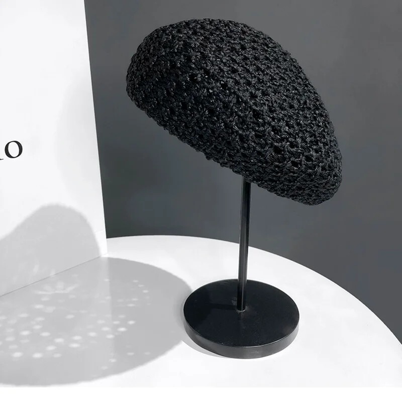 Moteriška rankų darbo nerta berečių kepurė Vienspalvė tuščiavidurė, miela gėlių pynimo moteriška laisvalaikio vintažinė apleista tapytojo kepurė