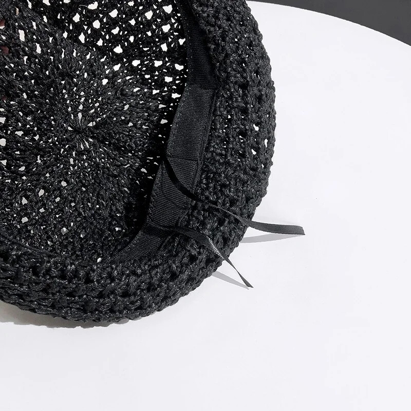 Moteriška rankų darbo nerta berečių kepurė Vienspalvė tuščiavidurė, miela gėlių pynimo moteriška laisvalaikio vintažinė apleista tapytojo kepurė