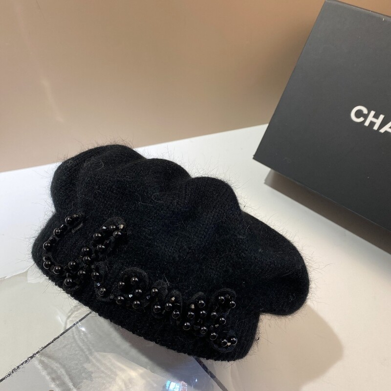 Luksusa modes zīmols mazs aromāts vēja pērļu burts truša kažokādas berete silta plīša adīta gleznotāja cepure Ārzemju astoņstūra cepure