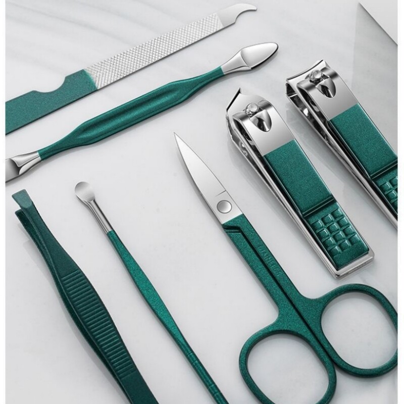 2023 m. Nauji 7 vnt Nešiojami prabangūs manikiūro rinkiniai pedikiūro rinkiniai Spalvoti nagų kirpimo priemonių rinkiniai Asmens priežiūros įrankiai Antakių žirklės
