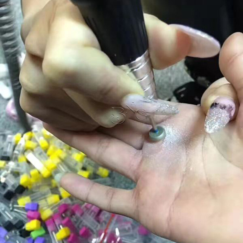 BNG 2 kom/lot Dijamantno svrdlo za manikuru noktiju Električno glodalo za uređaj za manikuru i pedikuru Nail Art Burr Dril
