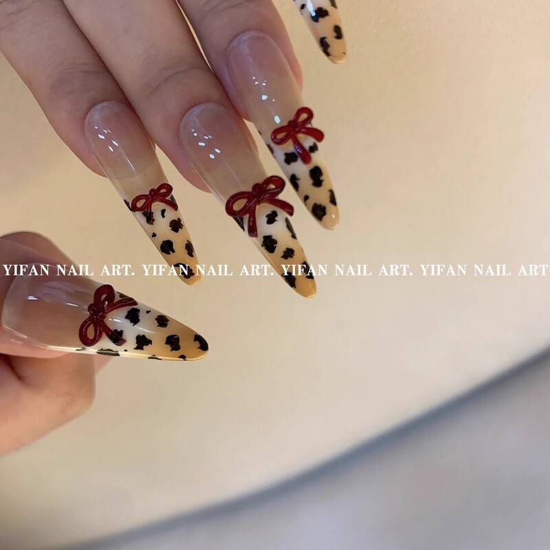  50 kom. Mini mašnica od smole crvene boje vina Jednostavne linije Privjesci za nokte s lukom u čvorove 3D ukrasi za nokte od smole DIY dodaci za nokte