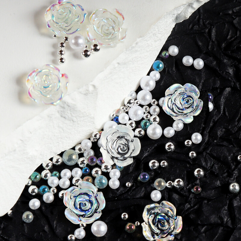 1 kastīte ar dzidru sveķu rozi, Rhinestone nagu mākslas piekariņi, jaukti ziedi, dārgakmeņu krelles, nagu dekorēšanas piederumi