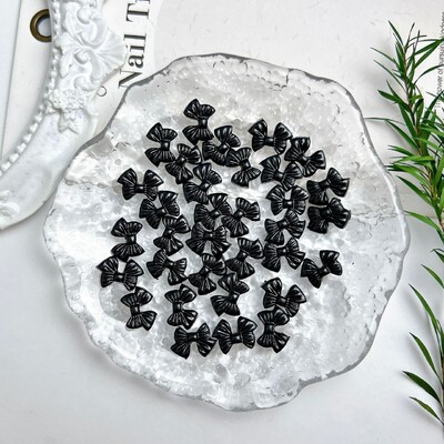 50KOM Nasumične miješane crne mašne Medvjed Privjesci za nokte Smola Mini Srce Zvijezda Cvijet Ukrasi za nokte Ručno izrađeni DIY Press na noktima