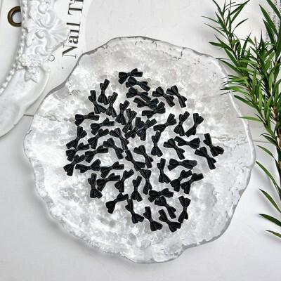 50KOM Nasumične miješane crne mašne Medvjed Privjesci za nokte Smola Mini Srce Zvijezda Cvijet Ukrasi za nokte Ručno izrađeni DIY Press na noktima