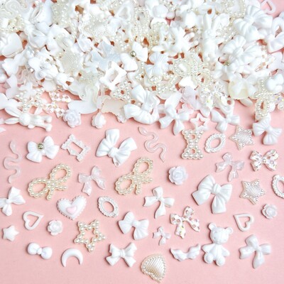 50KOM Nasumične miješane crne mašne Medvjed Privjesci za nokte Smola Mini Srce Zvijezda Cvijet Ukrasi za nokte Ručno izrađeni DIY Press na noktima