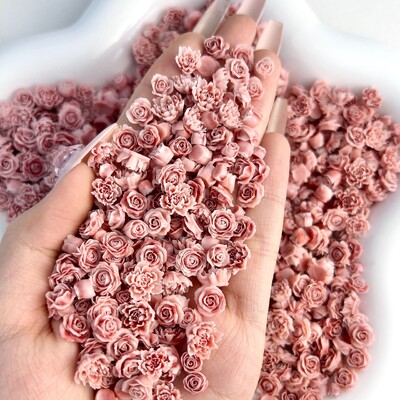 50 komada svjetlećih miješanih smola s ružinim cvijetom Nail Art Charms DIY serija simuliranih cvjetova Ukrasi za nokte Manikura DIY rukotvorine