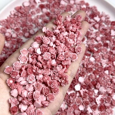 50 komada svjetlećih miješanih smola s ružinim cvijetom Nail Art Charms DIY serija simuliranih cvjetova Ukrasi za nokte Manikura DIY rukotvorine