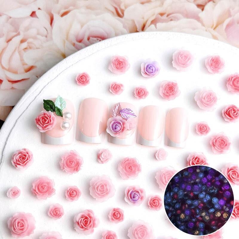50 komada svjetlećih miješanih smola s ružinim cvijetom Nail Art Charms DIY serija simuliranih cvjetova Ukrasi za nokte Manikura DIY rukotvorine