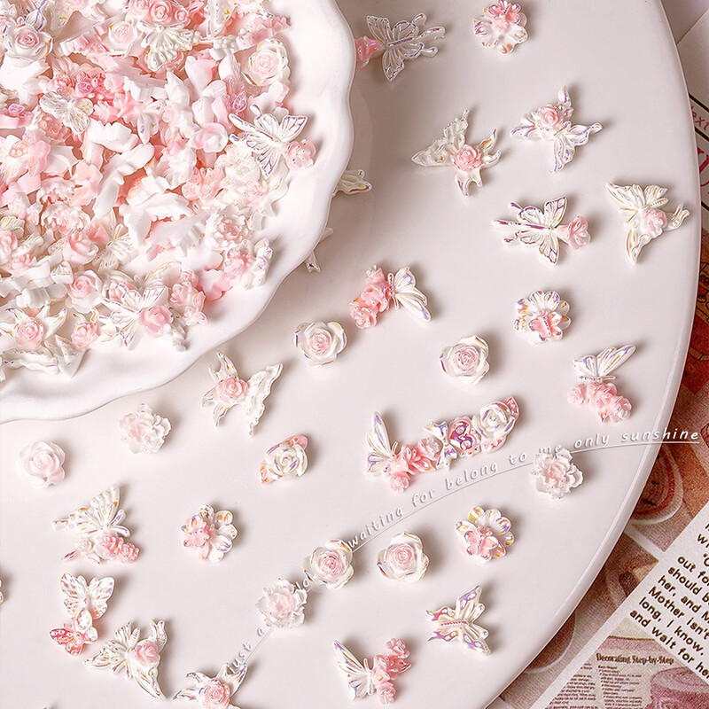 50 τμχ Ροζ Λευκό Λουλούδι με Πεταλούδα Γούρια νυχιών 3D Ρητίνη Kawaii Aurora Camellia Rose Nail Art Διακόσμηση Νυχτερινό Φως DIY Εξάρτημα νυχιών