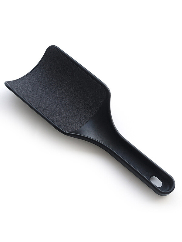 Uklanjanje mrtve kože i žuljeva, popravak potplata, struganje peta i brušenje kamenčića na stopalima