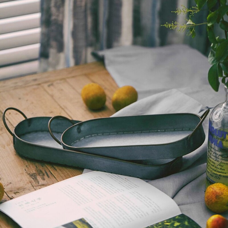 Käsitsi valmistatud käepidemega ümmargune dekoratiivne kandik vanaaegne rauast plaat Vana rauast kunsti hoiutaldrikuleivaalused