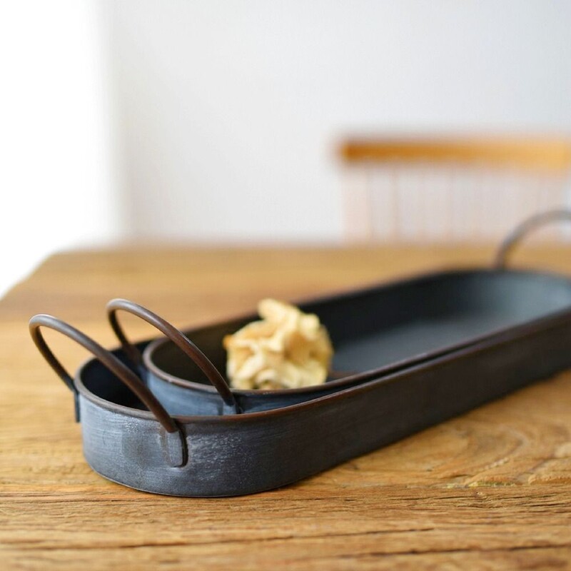 Käsitsi valmistatud käepidemega ümmargune dekoratiivne kandik vanaaegne rauast plaat Vana rauast kunsti hoiutaldrikuleivaalused