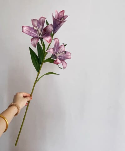 3 glave ljiljana Vintage svileno umjetno cvijeće europski retro stvarni dodir lažno cvijeće za party vjenčanje dekoracija Flores