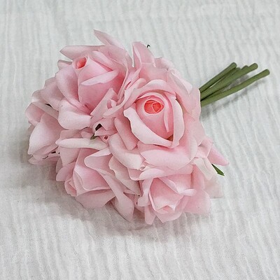Hidratantna 5 glava Buket ruža Latex Real Touch Umjetno cvijeće Vjenčani svadbeni buket Rođendanska zabava Home Decor Rose