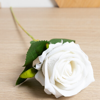 5 vnt. Gražios šilkinės dirbtinės rožių gėlės Vestuvių namų stalo dekoras Ilga puokštė Išdėstykite netikrus augalus Valentino dienos dovanos