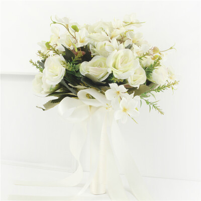 Rožinė vestuvinė puokštė nuotakos pamergė, laikanti gėles Šilko kaspinu rožės Dirbtinės gėlės mariažo puokštė vestuviniai aksesuarai