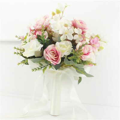 Rožinė vestuvinė puokštė nuotakos pamergė, laikanti gėles Šilko kaspinu rožės Dirbtinės gėlės mariažo puokštė vestuviniai aksesuarai