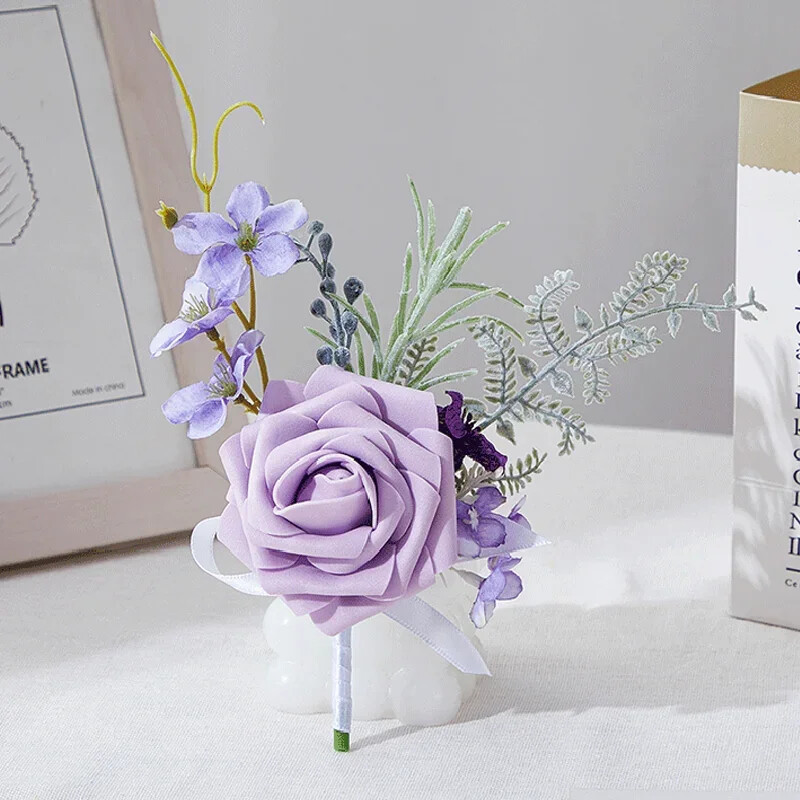 Ljubičasti korzaž i boutonniere Narukvice s umjetnim cvijećem za maturalnu večer Korsaž narukvice za povratak kući Boutonniere za muškarce