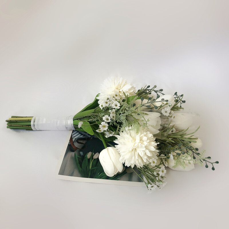 Булчински бутик Малък кичур за шаферка и цветя за момиченце Бяло лале Сватбен букет Ramos De Flores