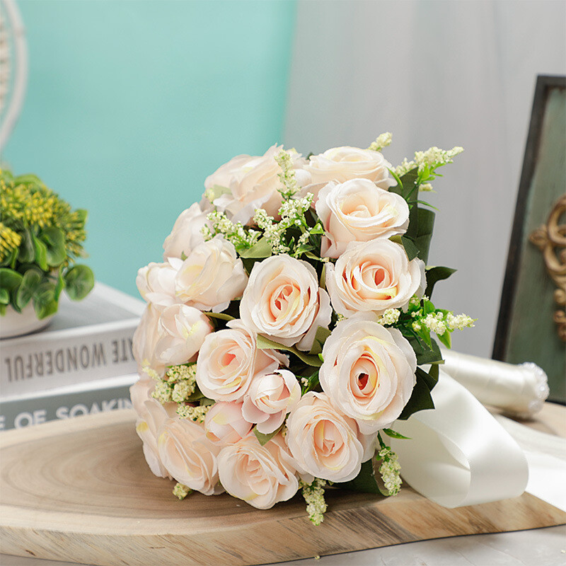 Сватбен букет Изкуствена естествена роза, държаща цветя лилаво синьо бял букет