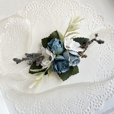 Μπουτονιέρα Αξεσουάρ Γάμου Κουμπότρυπα Γαμπρός Καρπός Κορσάζ Νύφη Μπουτονιέρα για Άντρες Τεχνητά Λουλούδια Κόκκινα Τριαντάφυλλα Μεταξωτό Ιβουάρ