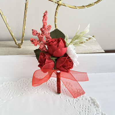 Μπουτονιέρα Αξεσουάρ Γάμου Κουμπότρυπα Γαμπρός Καρπός Κορσάζ Νύφη Μπουτονιέρα για Άντρες Τεχνητά Λουλούδια Κόκκινα Τριαντάφυλλα Μεταξωτό Ιβουάρ