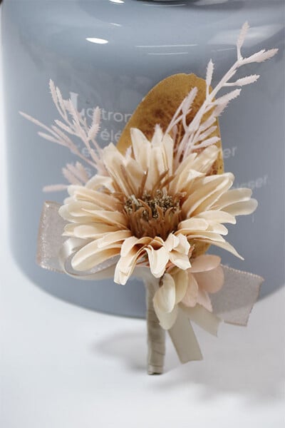 Vintage καφέ τεχνητά λουλούδια μπουτονιέρες γαμπρού Χειροποίητες καρφίτσες με κουμπότρυπα Αξεσουάρ γάμου παράνυμφος