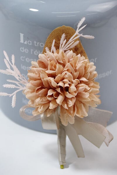 Vintage καφέ τεχνητά λουλούδια μπουτονιέρες γαμπρού Χειροποίητες καρφίτσες με κουμπότρυπα Αξεσουάρ γάμου παράνυμφος