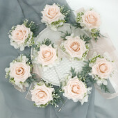 Rožinės dirbtinės boutonniere gėlės riešo korsažas pamergės vedybų jaunikio segtukai vestuviniai aksesuarai